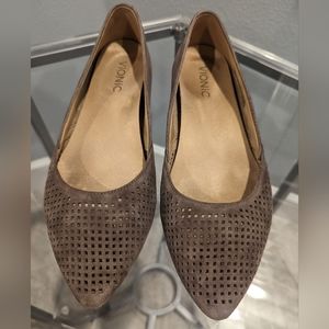 Vionic Posey flat tan suede size 8.5